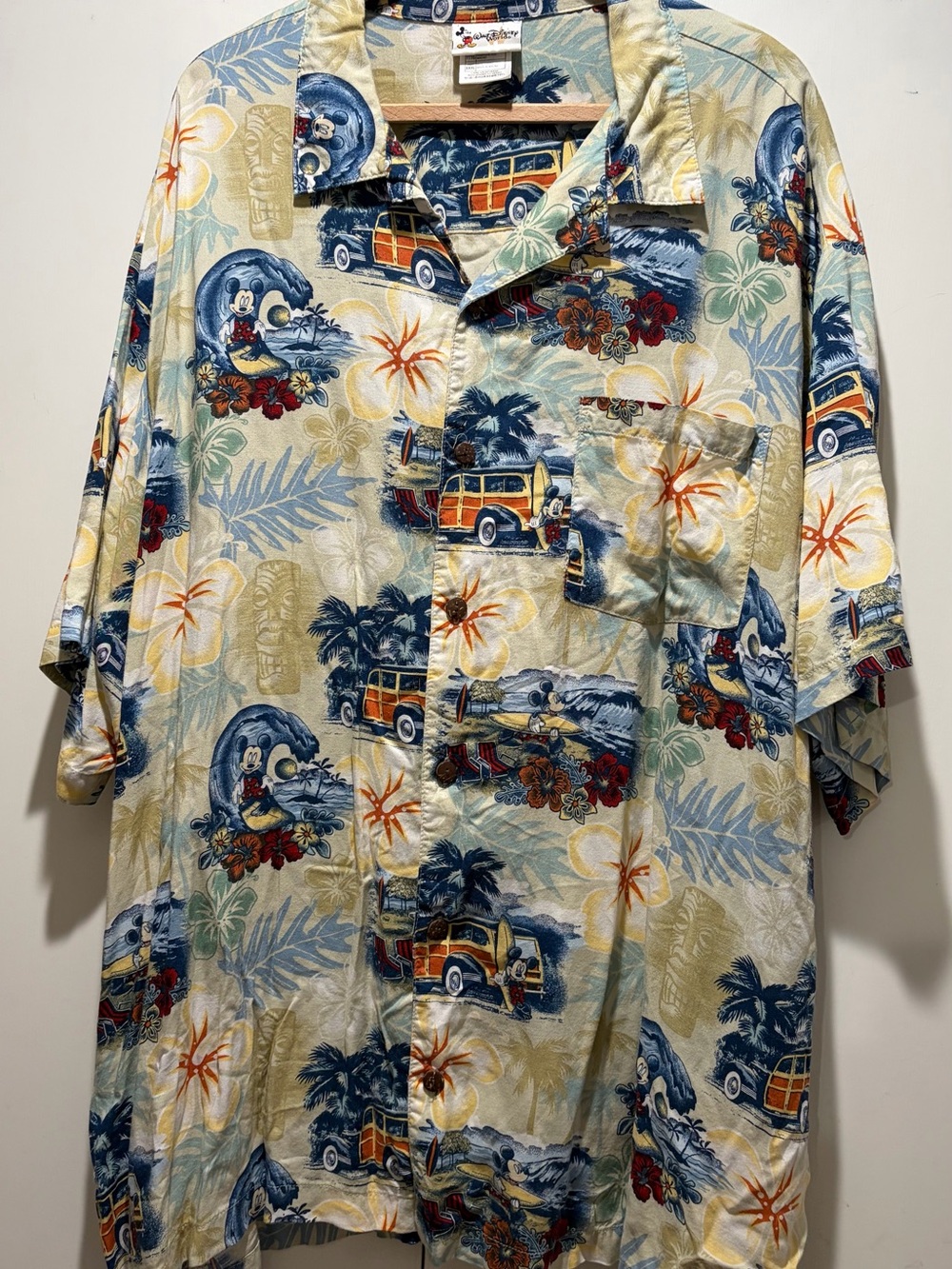Walt Disney World Men’s XXXL Multicolor Hawaiian SS Button-Up Shirt, Mickey
